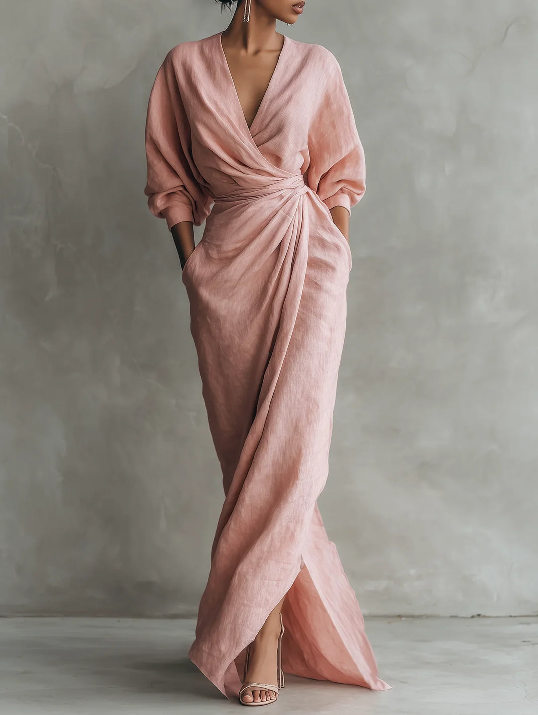Vestido maxi rosa con escote en V y drapeado anudado, manga globo y abertura