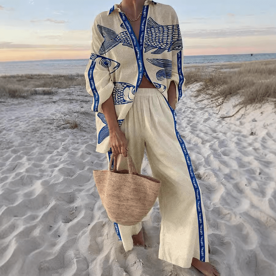 Conjunto Ivey™ de vestido largo color crema con ribetes y estampado azul
