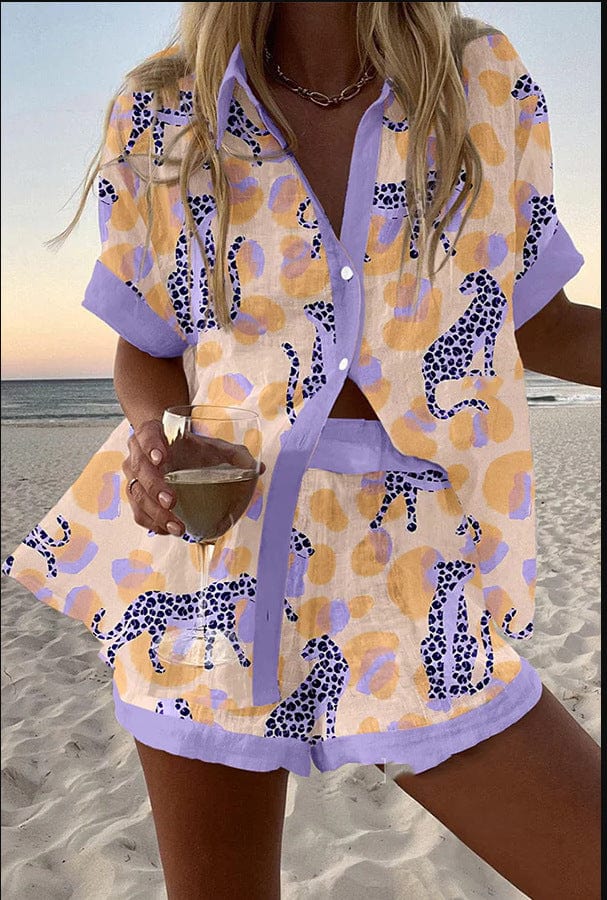 Conjunto de camisa y short estampado con botones, colores lila, amarillo y azul