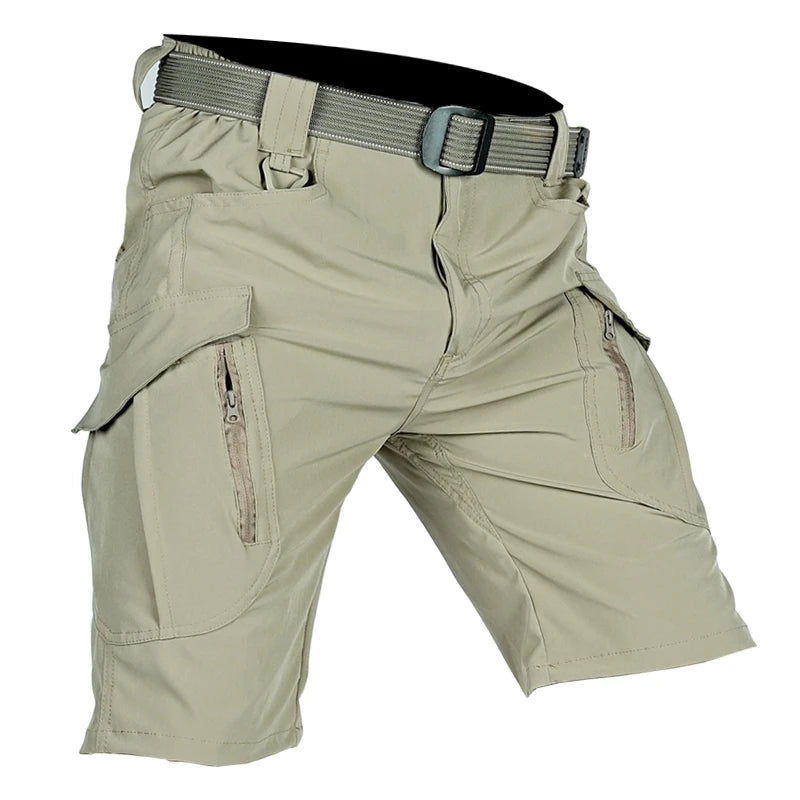 Rodrigo – Elegante en Pantalones Cortos Prácticos - Musa de Ibiza