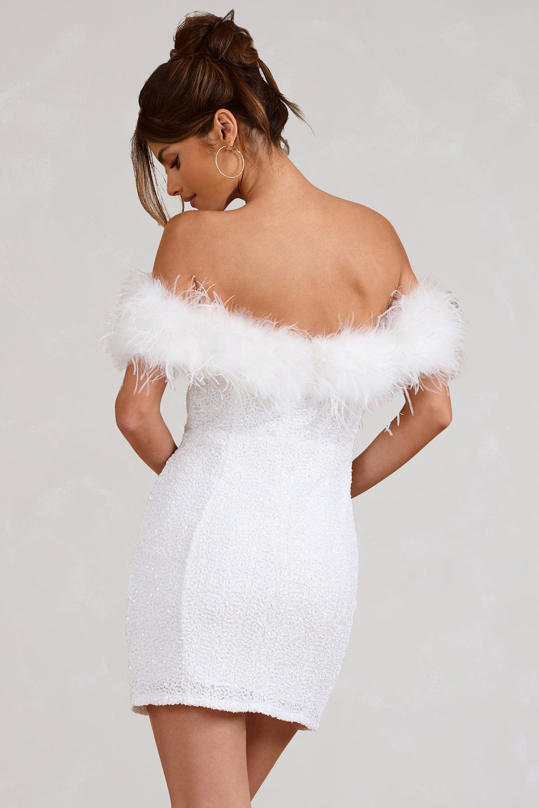 Fernanda | Vestido de lentejuelas con plumas