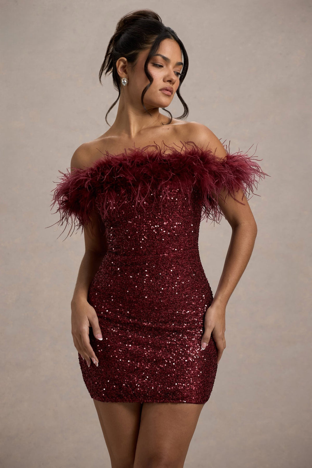 Fernanda | Vestido de lentejuelas con plumas
