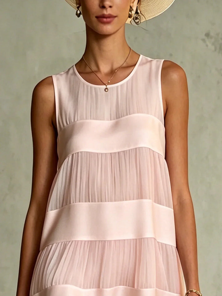 Vestido mini rosa claro de chiffon con capas plisadas y cuello redondo sin mangas