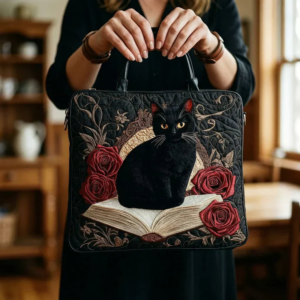 Bolso Acolchado Artesanal - Gato Negro sobre Libros - Musa de Ibiza