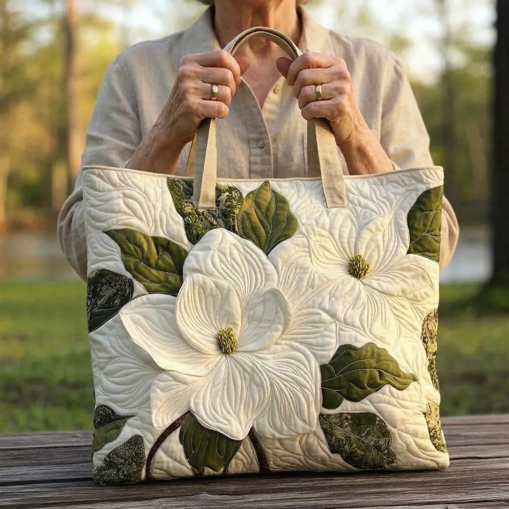 Bolso Acolchado Artesanal - Elegantes Lirios Blancos - Musa de Ibiza